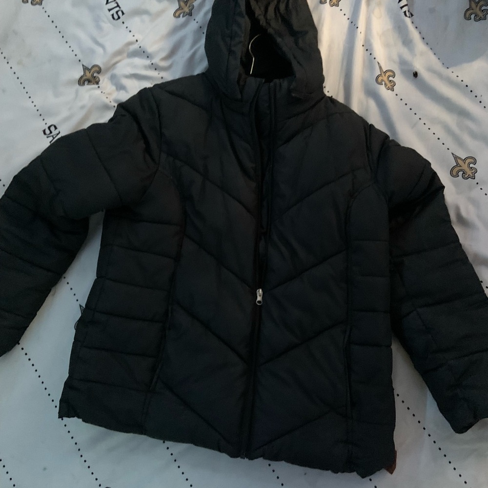 Faded Glory Black Puffer Jacket with Hood and Quilted Design